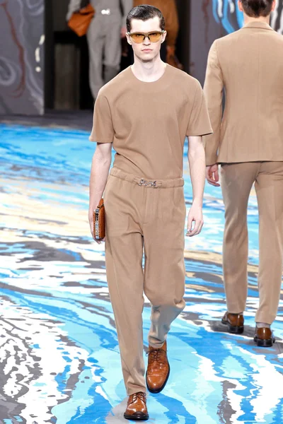 Look 35